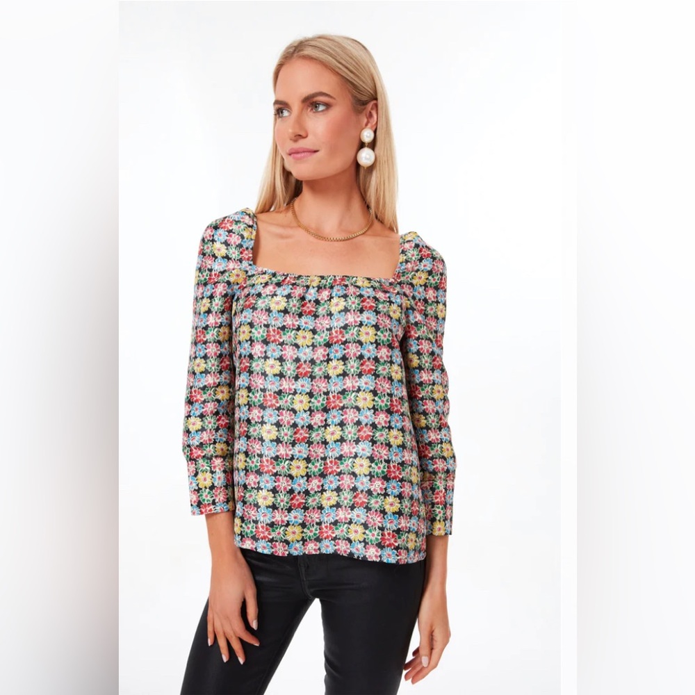 Punchy Jacquard Pink Emilie Blouse by Tuckernuck, Size M. NWT.